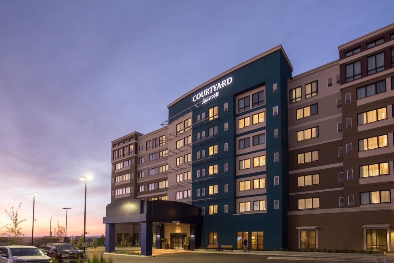 Hotel Courtyard By Marriott Calgary South Exterior foto