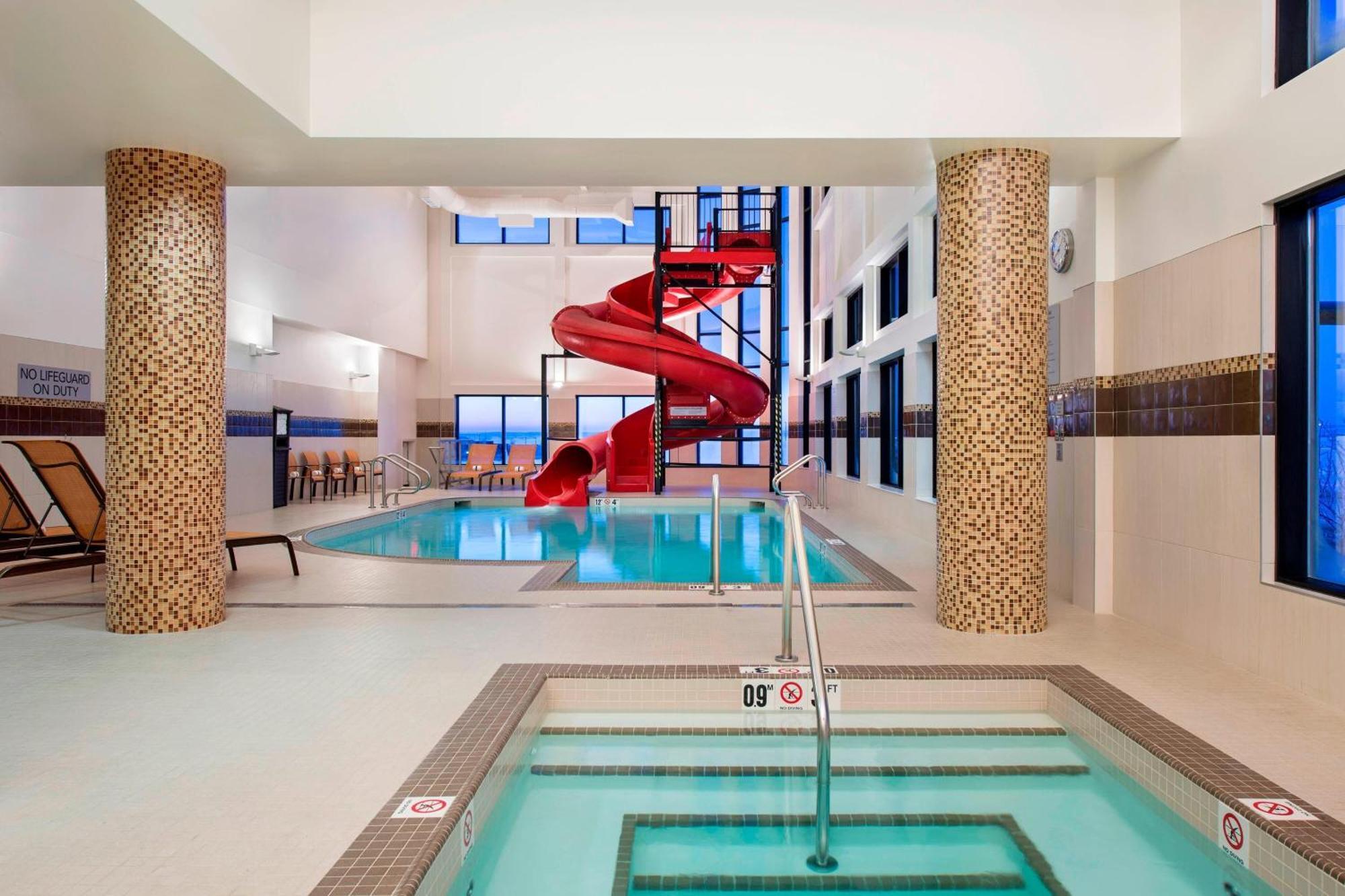 Hotel Courtyard By Marriott Calgary South Exterior foto