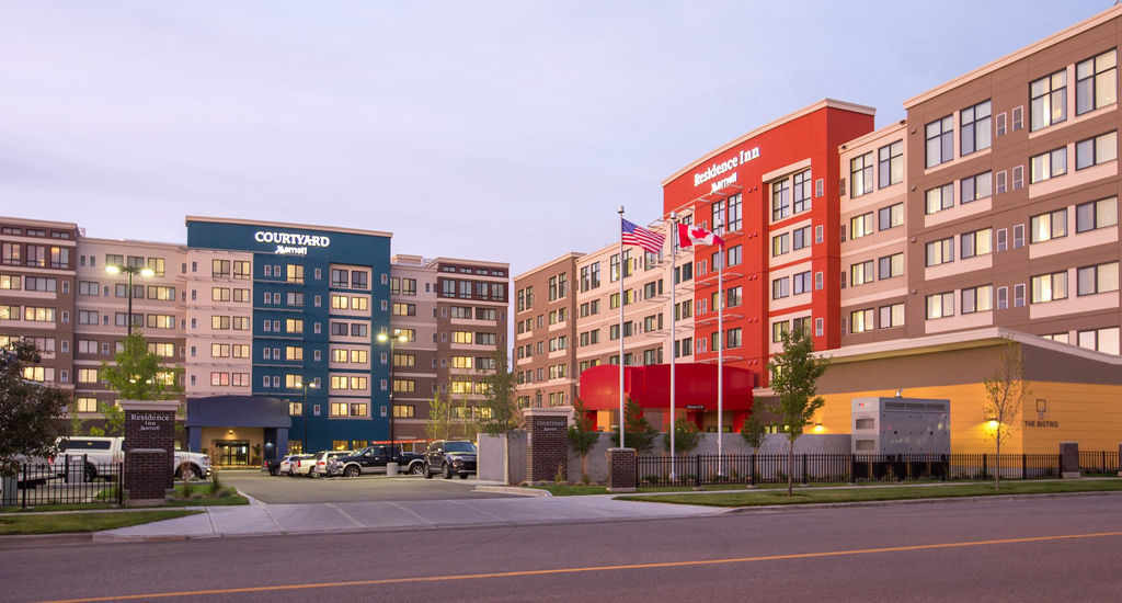 Hotel Courtyard By Marriott Calgary South Exterior foto
